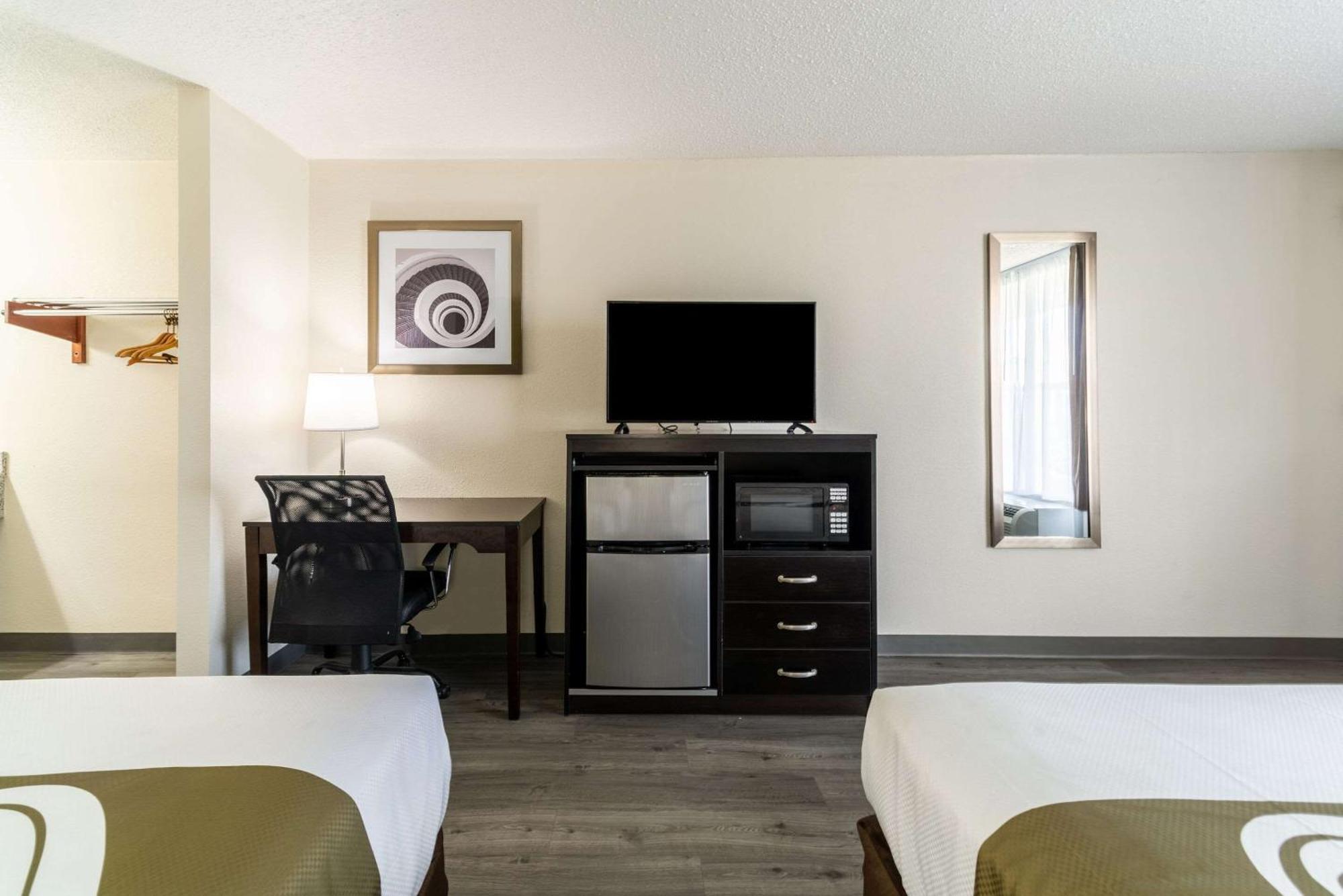 Quality Inn & Suites Vandalia Near I-70 And Hwy 51 Exterior photo