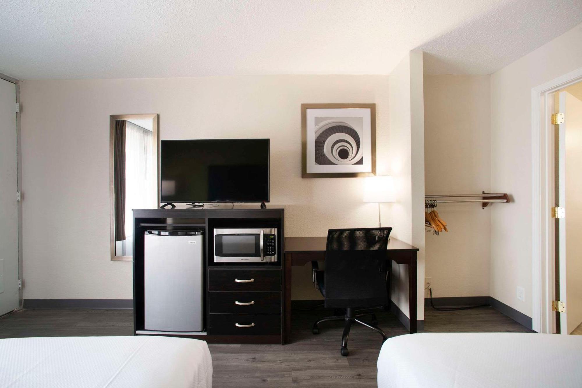 Quality Inn & Suites Vandalia Near I-70 And Hwy 51 Exterior photo