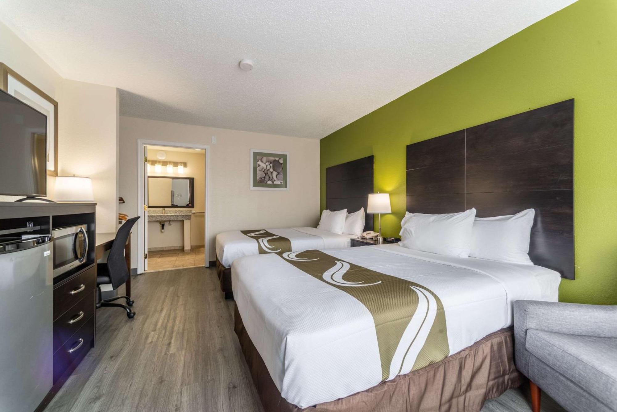 Quality Inn & Suites Vandalia Near I-70 And Hwy 51 Exterior photo